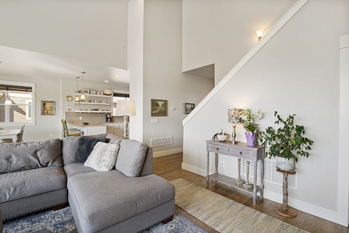 Bozeman, Montana 59718, United States, 4 Bedrooms Bedrooms, ,3 BathroomsBathrooms,Residential,Pending,61447