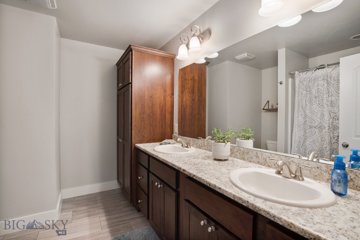 Bozeman, Montana 59718, United States, 4 Bedrooms Bedrooms, ,3 BathroomsBathrooms,Residential,Pending,61447