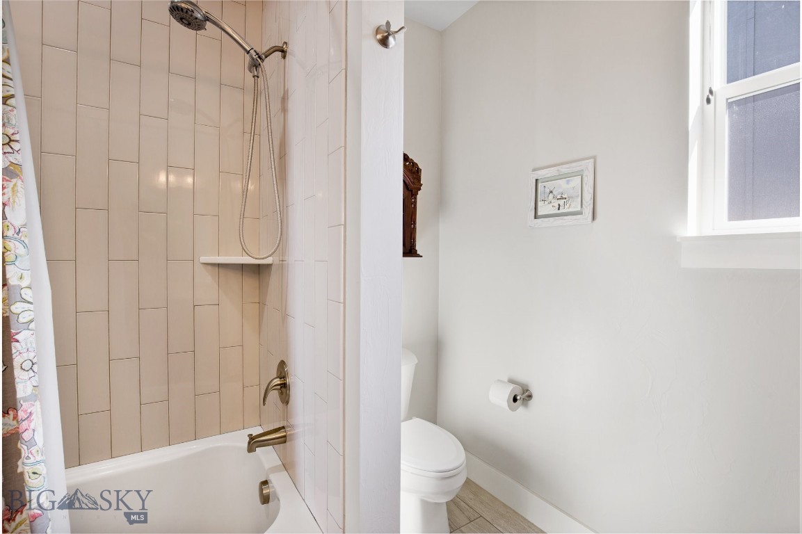 Bozeman, Montana 59718, United States, 4 Bedrooms Bedrooms, ,3 BathroomsBathrooms,Residential,Pending,61447