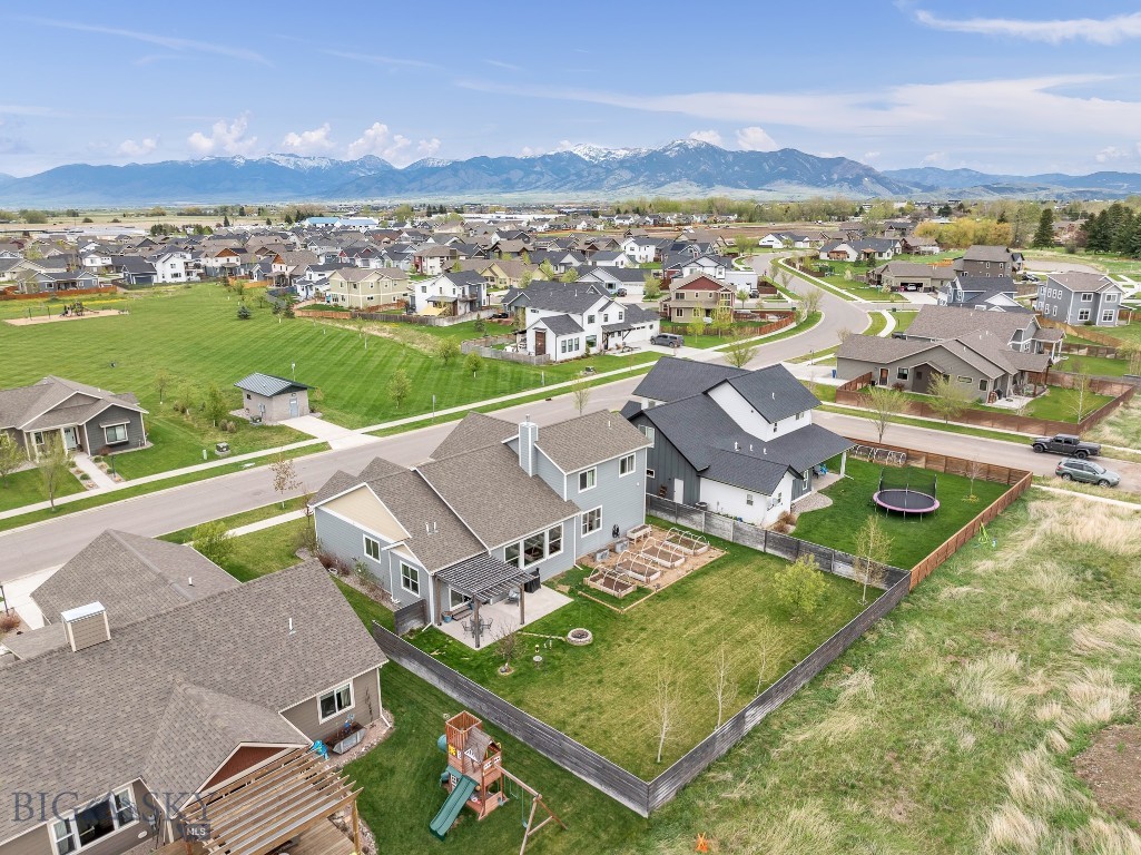 Bozeman, Montana 59718, United States, 4 Bedrooms Bedrooms, ,3 BathroomsBathrooms,Residential,Pending,61447