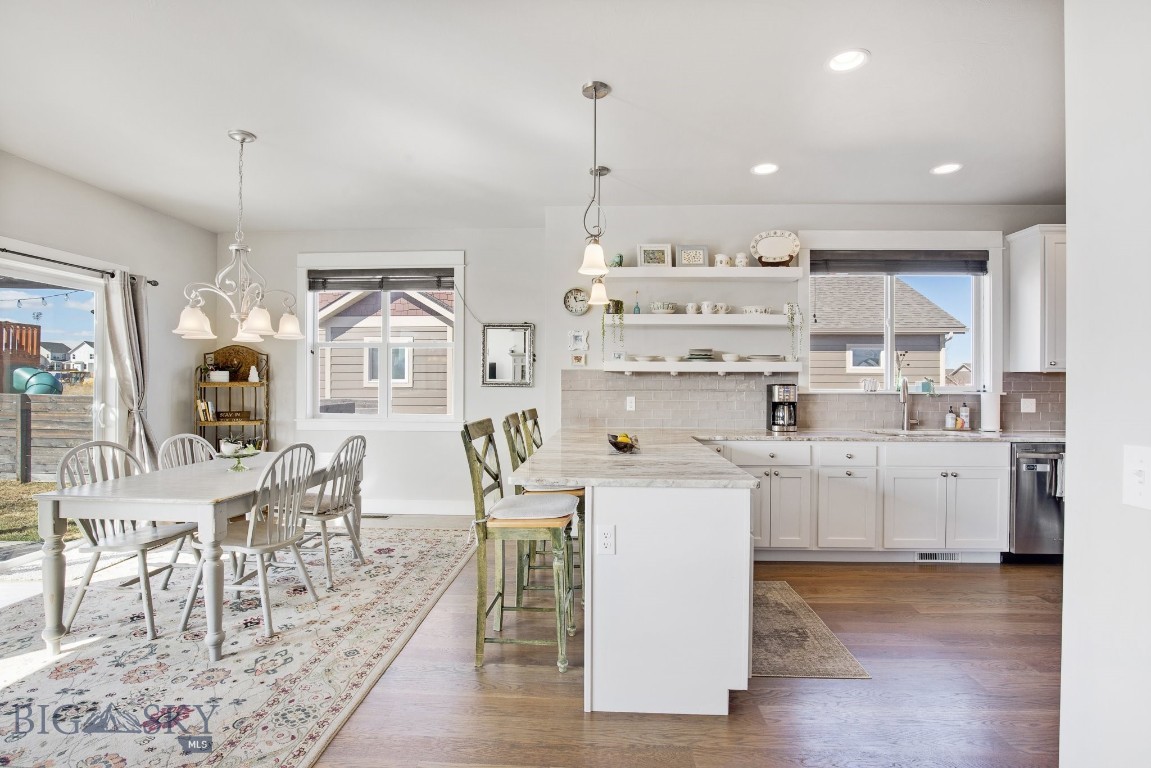 Bozeman, Montana 59718, United States, 4 Bedrooms Bedrooms, ,3 BathroomsBathrooms,Residential,Pending,61447