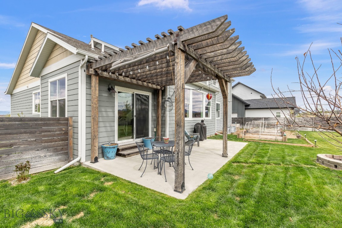 Bozeman, Montana 59718, United States, 4 Bedrooms Bedrooms, ,3 BathroomsBathrooms,Residential,Pending,61447