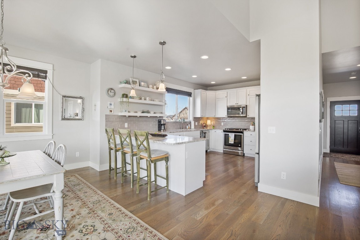 Bozeman, Montana 59718, United States, 4 Bedrooms Bedrooms, ,3 BathroomsBathrooms,Residential,Pending,61447