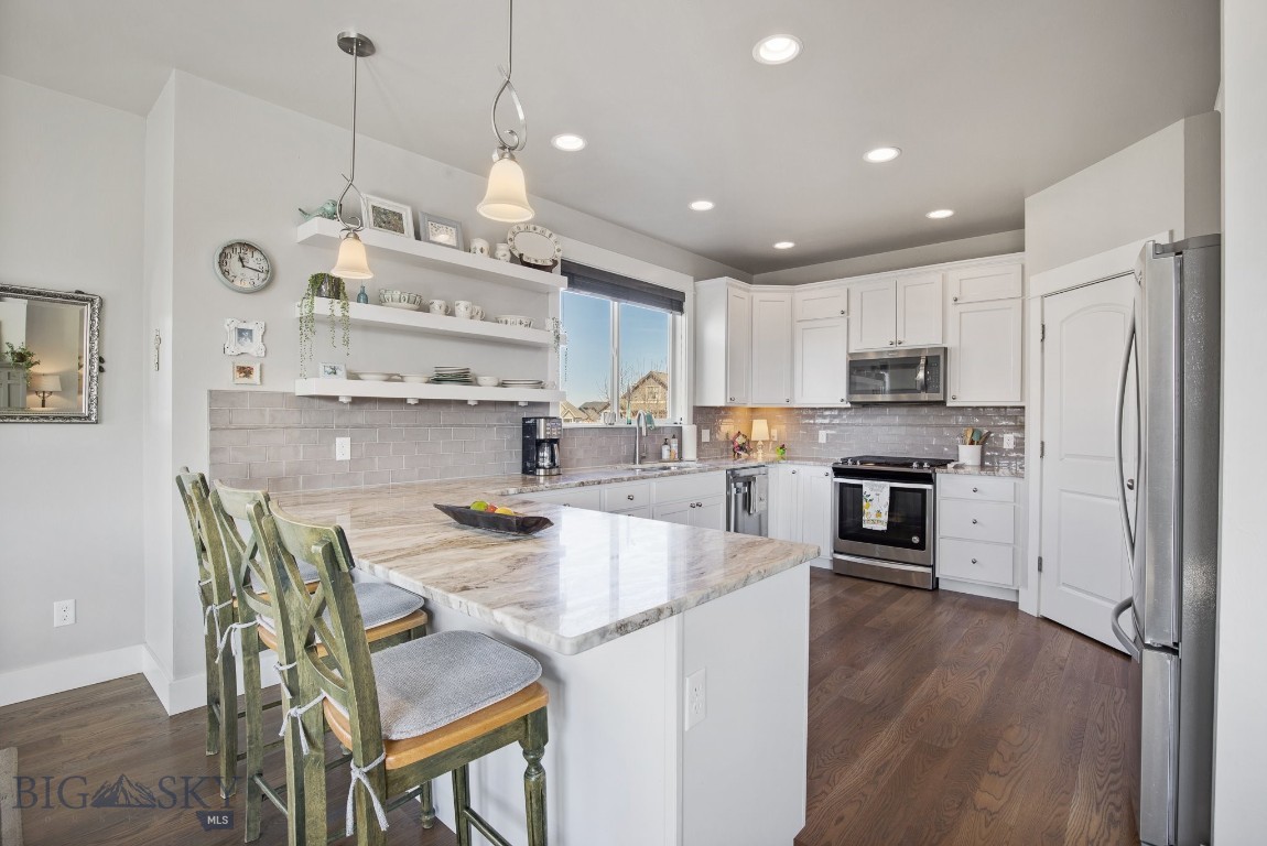 Bozeman, Montana 59718, United States, 4 Bedrooms Bedrooms, ,3 BathroomsBathrooms,Residential,Pending,61447