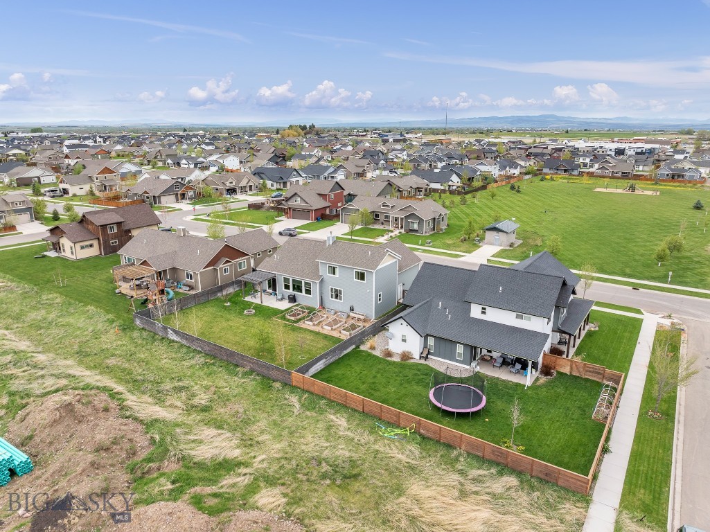 Bozeman, Montana 59718, United States, 4 Bedrooms Bedrooms, ,3 BathroomsBathrooms,Residential,Pending,61447