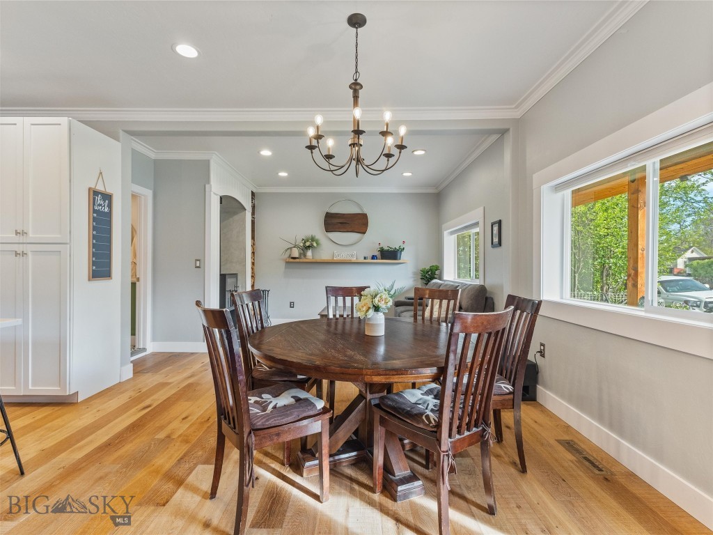 Livingston, Montana 59047, United States, 3 Bedrooms Bedrooms, ,2 BathroomsBathrooms,Residential,Contingent,56621