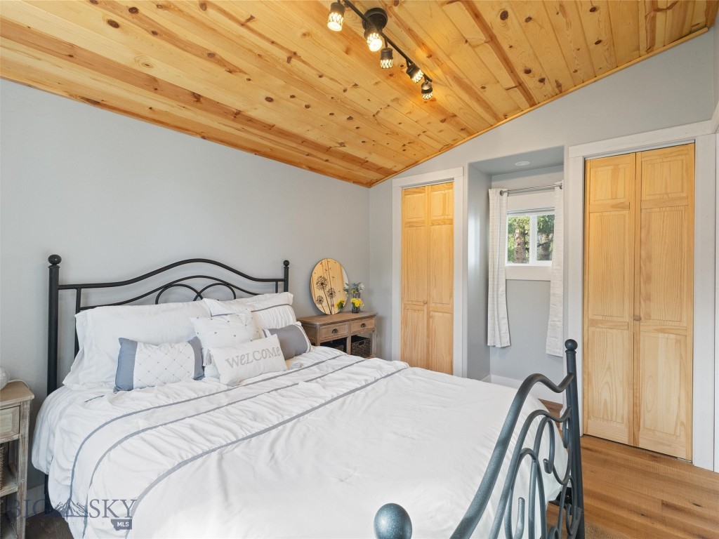 Livingston, Montana 59047, United States, 3 Bedrooms Bedrooms, ,2 BathroomsBathrooms,Residential,Contingent,56621