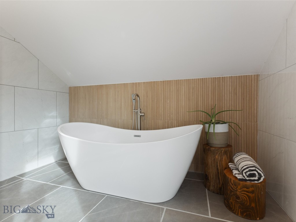 Livingston, Montana 59047, United States, 3 Bedrooms Bedrooms, ,2 BathroomsBathrooms,Residential,Contingent,56621