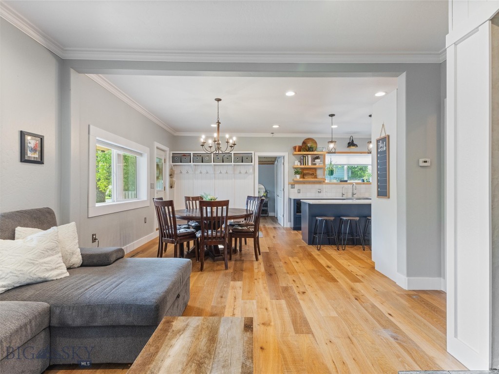 Livingston, Montana 59047, United States, 3 Bedrooms Bedrooms, ,2 BathroomsBathrooms,Residential,Contingent,56621