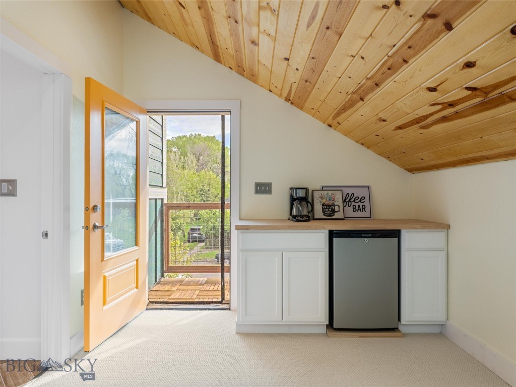 Livingston, Montana 59047, United States, 3 Bedrooms Bedrooms, ,2 BathroomsBathrooms,Residential,Contingent,56621