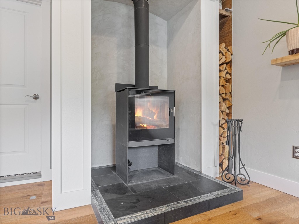 Livingston, Montana 59047, United States, 3 Bedrooms Bedrooms, ,2 BathroomsBathrooms,Residential,Contingent,56621