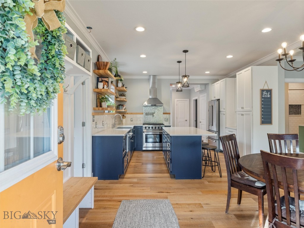 Livingston, Montana 59047, United States, 3 Bedrooms Bedrooms, ,2 BathroomsBathrooms,Residential,Contingent,56621