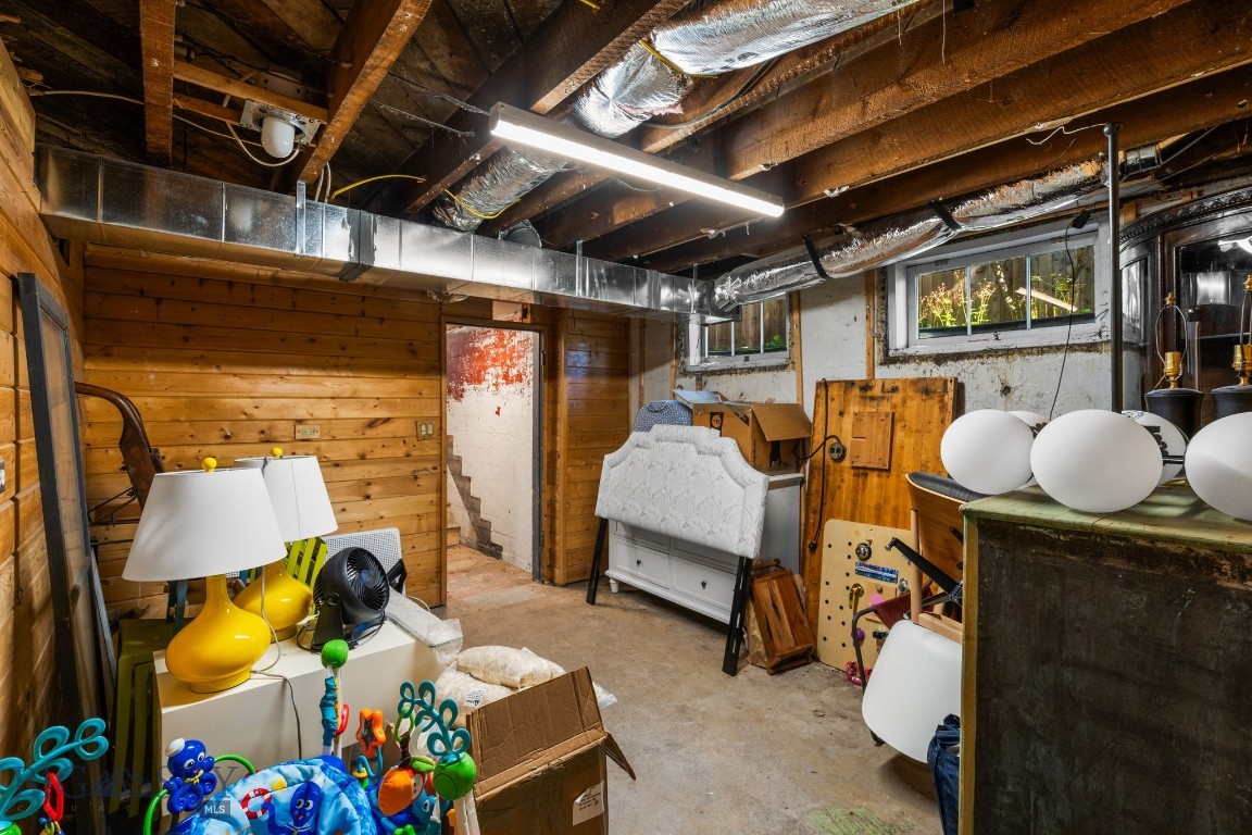 Bozeman, Montana 59715, United States, 4 Bedrooms Bedrooms, ,4 BathroomsBathrooms,Residential,Contingent,38066