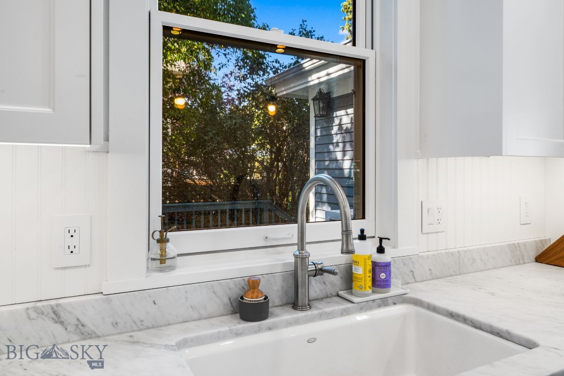 Bozeman, Montana 59715, United States, 4 Bedrooms Bedrooms, ,4 BathroomsBathrooms,Residential,Contingent,38066