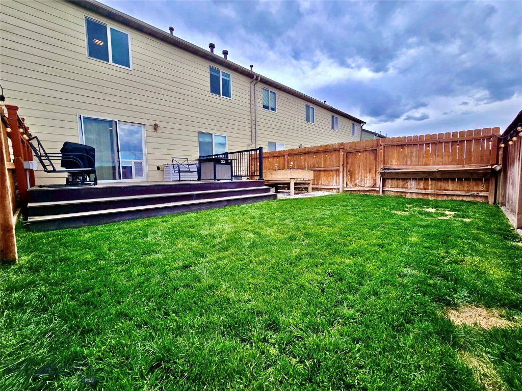 977 N River Rock Drive