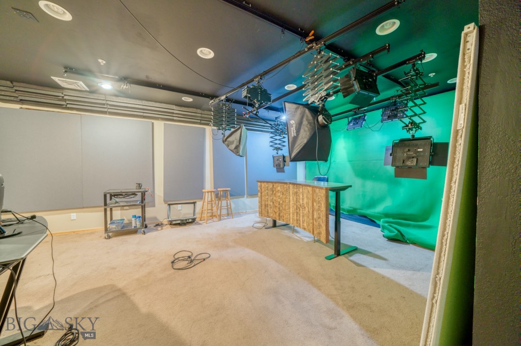 Galactic Park - Commercial Lease