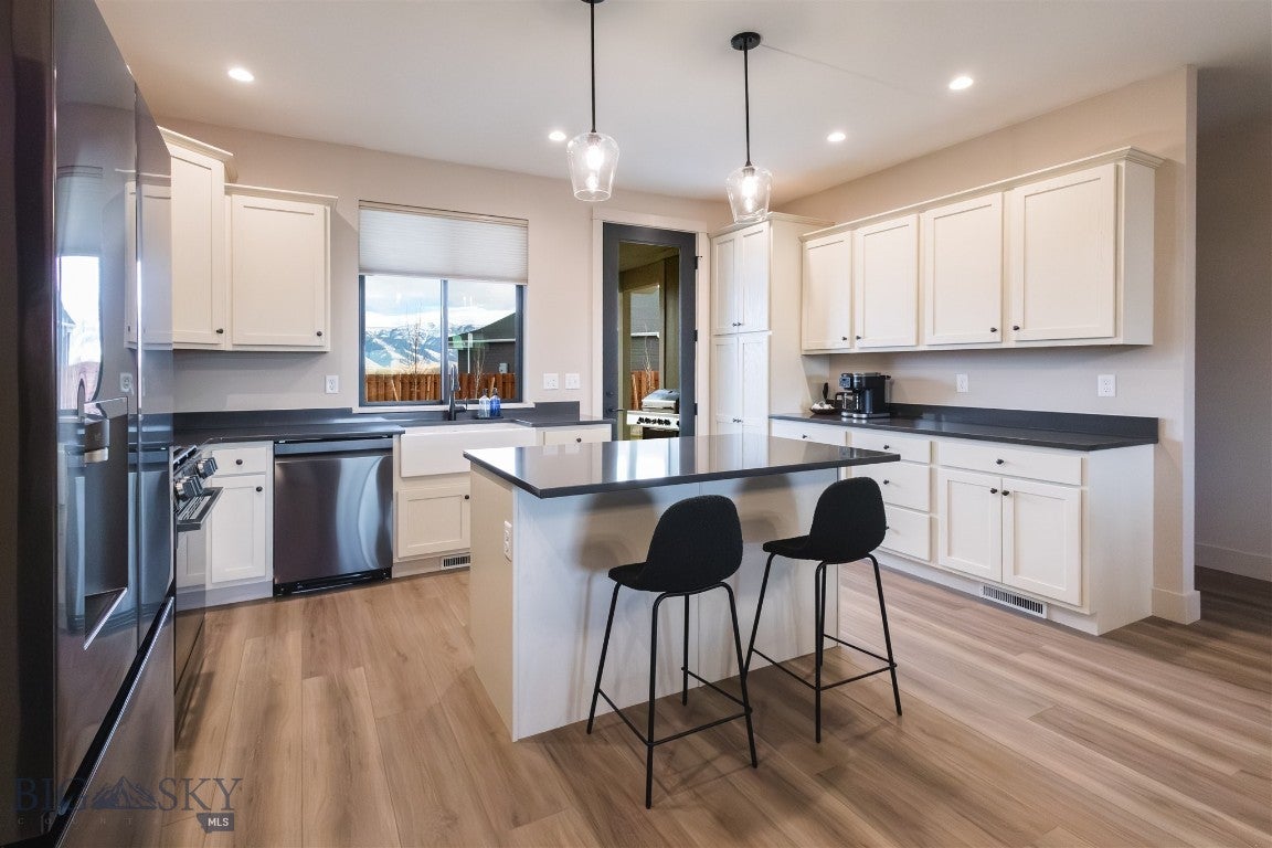 2219 Oriole Drive