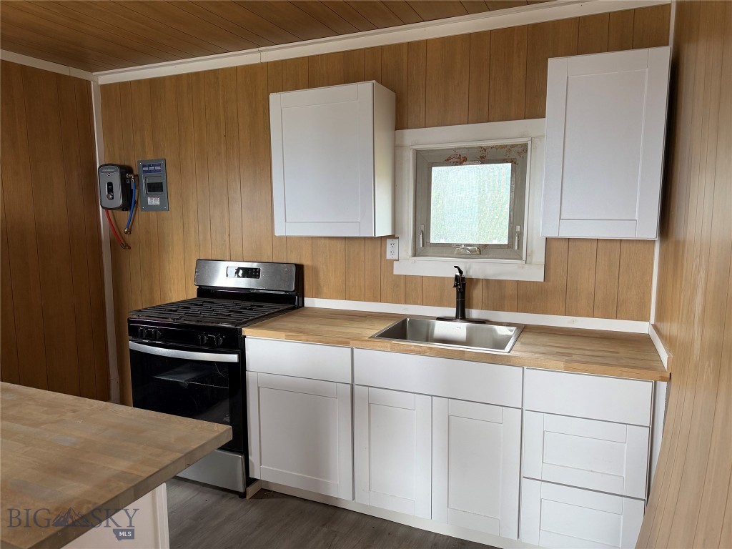 Ponderosa Pines - Residential