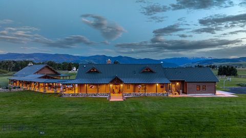 Photo of 1021 Gateway South Road, Gallatin Gateway, MT 59730 (MLS # 409799)