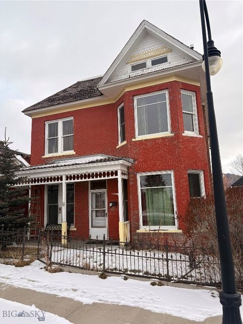 Photo of 850 S Main St, Butte, MT 59701 (MLS # 407895)