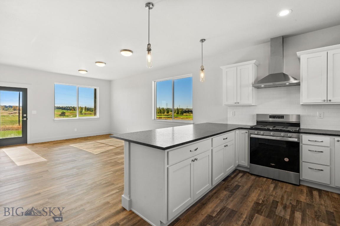 40 Horseshoe Loop