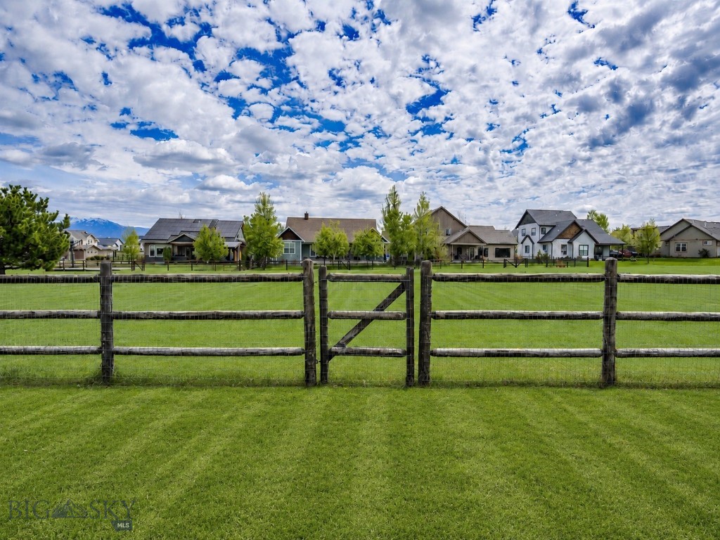 Middle Creek Parklands - Residential