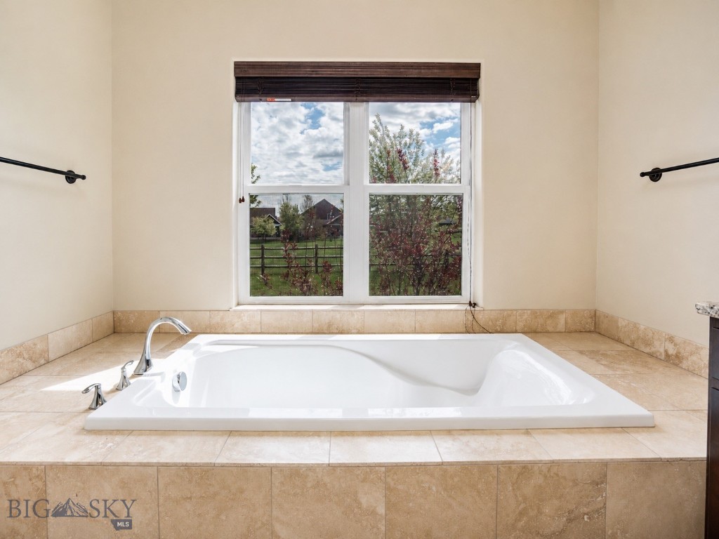 Middle Creek Parklands - Residential