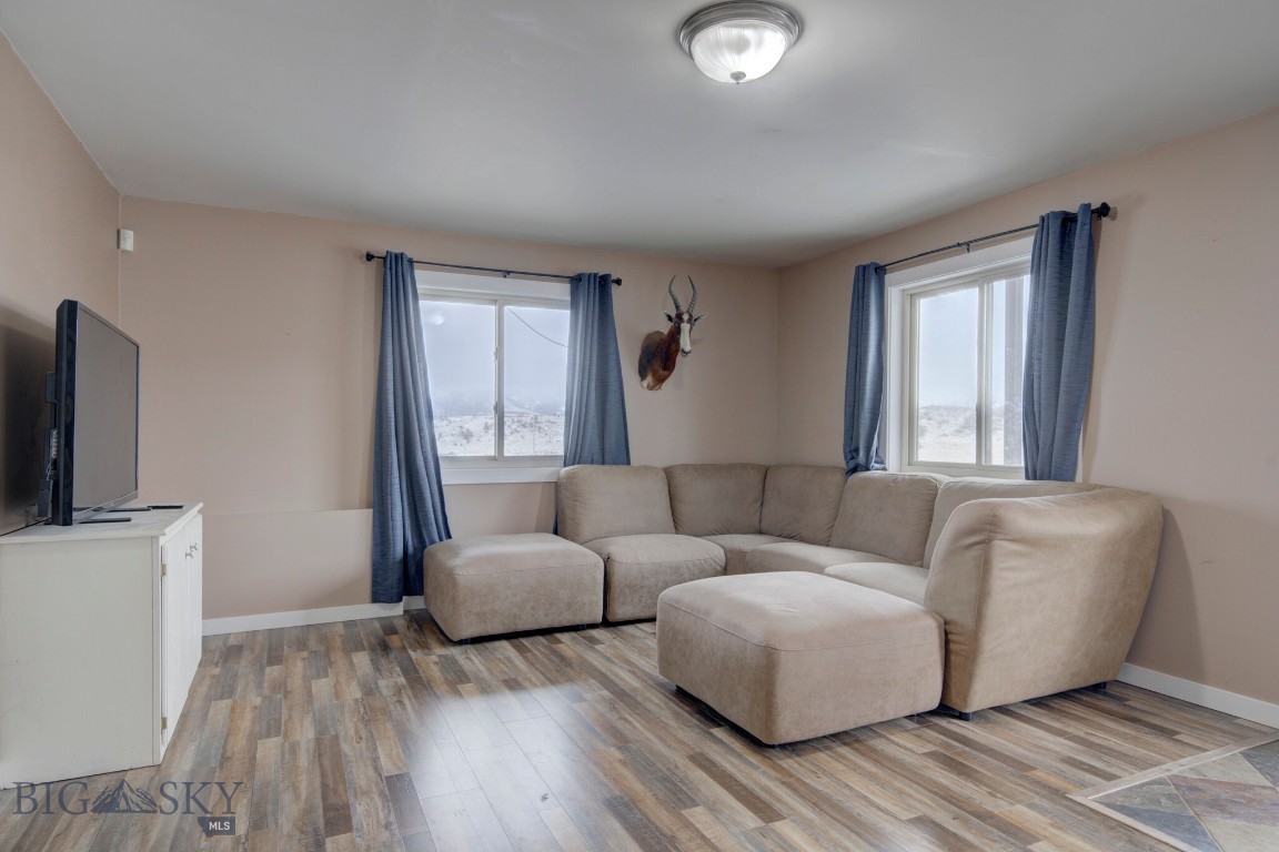 Ennis, Montana 59729, United States, 3 Bedrooms Bedrooms, ,3 BathroomsBathrooms,Residential,Contingent,68281