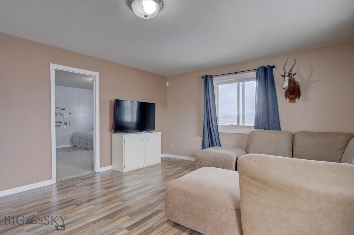 Ennis, Montana 59729, United States, 3 Bedrooms Bedrooms, ,3 BathroomsBathrooms,Residential,Contingent,68281