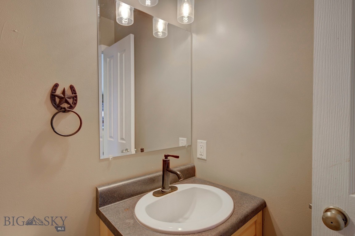 Ennis, Montana 59729, United States, 3 Bedrooms Bedrooms, ,3 BathroomsBathrooms,Residential,Contingent,68281