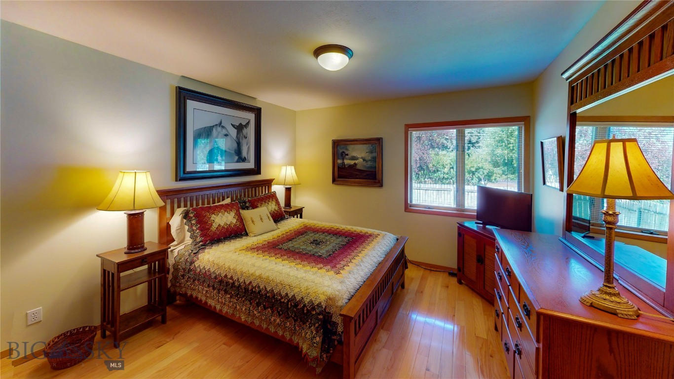 Riverside Manor - Residential