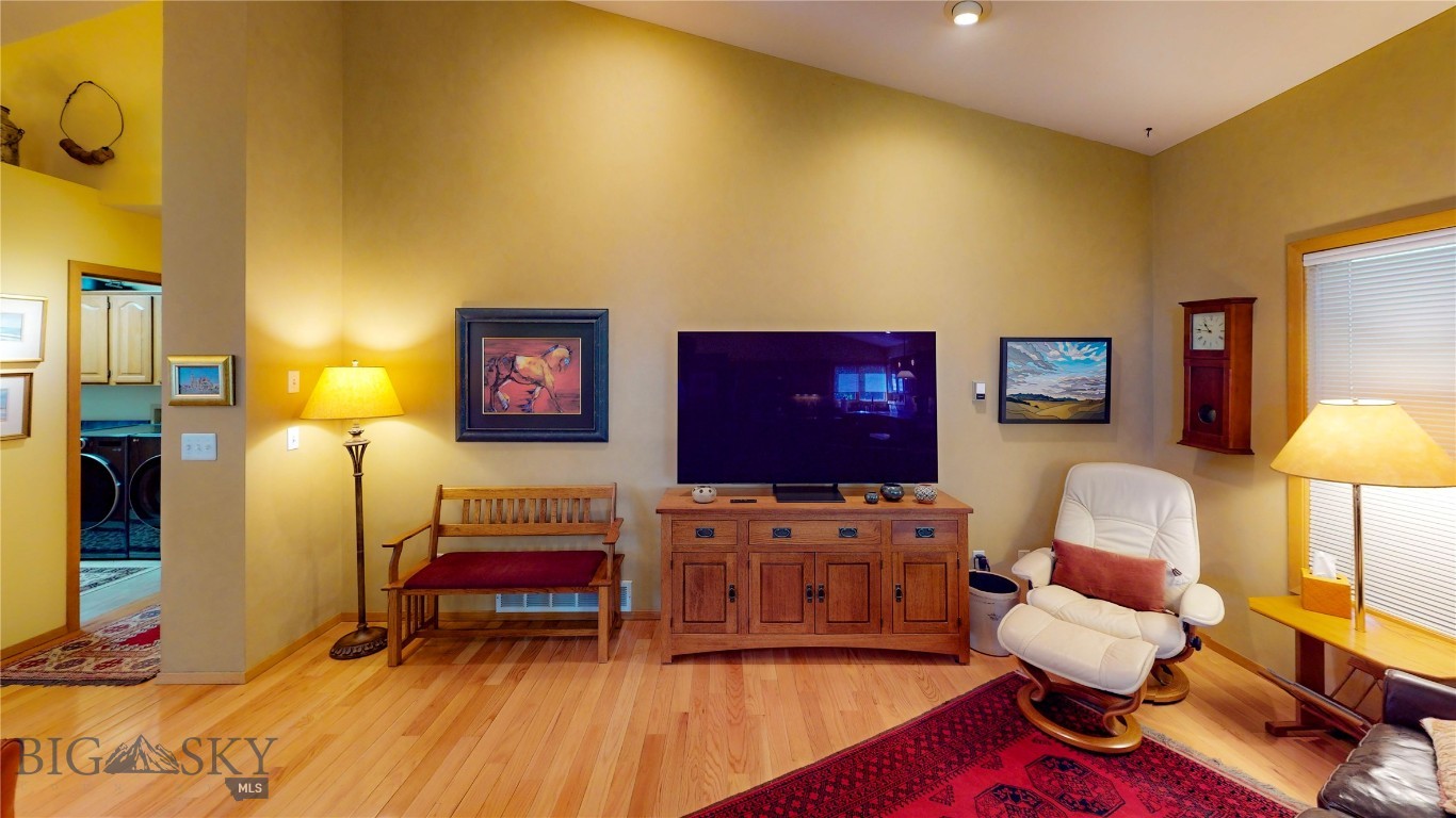 Riverside Manor - Residential