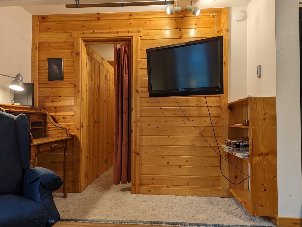 Hill Condos - Residential