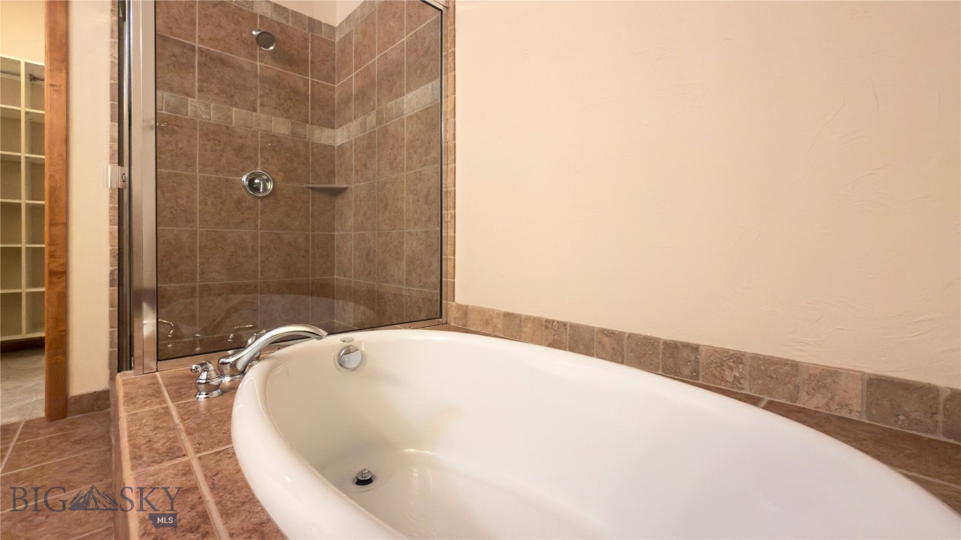 Lessley Estates Condo - Residential