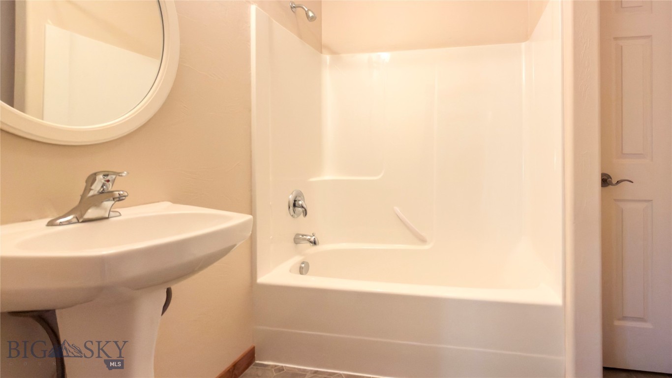 Lessley Estates Condo - Residential