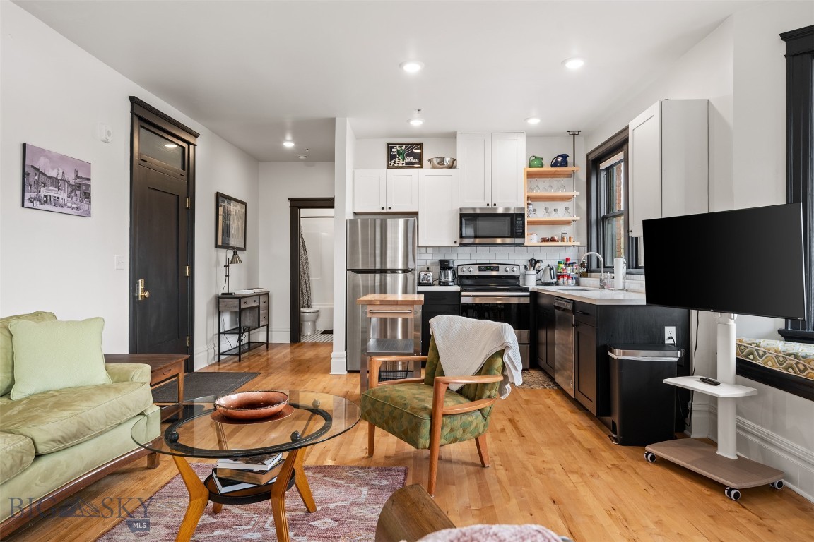 Butte, Montana 59701, United States, 1 Bedroom Bedrooms, ,1 BathroomBathrooms,Residential,Pending,213057