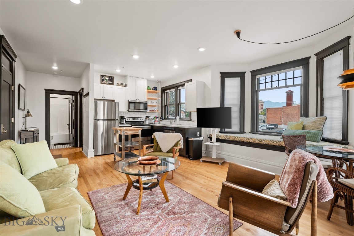 Butte, Montana 59701, United States, 1 Bedroom Bedrooms, ,1 BathroomBathrooms,Residential,Pending,213057