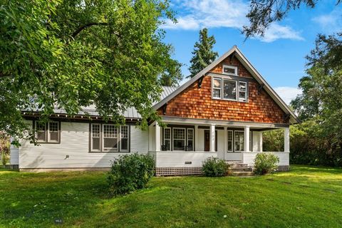 Photo of 103 Tracy Street, Gallatin Gateway, MT 59730 (MLS # 406615)