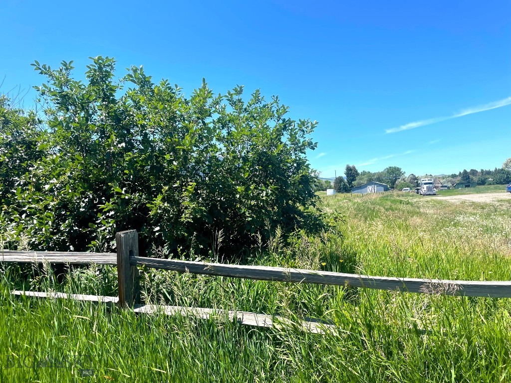 Acreville Addition - Land