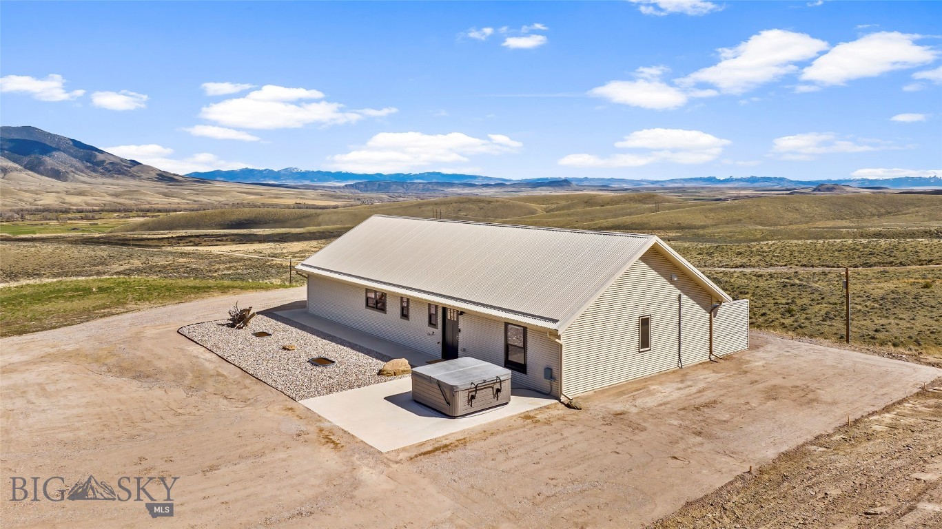 2200 Sugarloaf Mountain Road