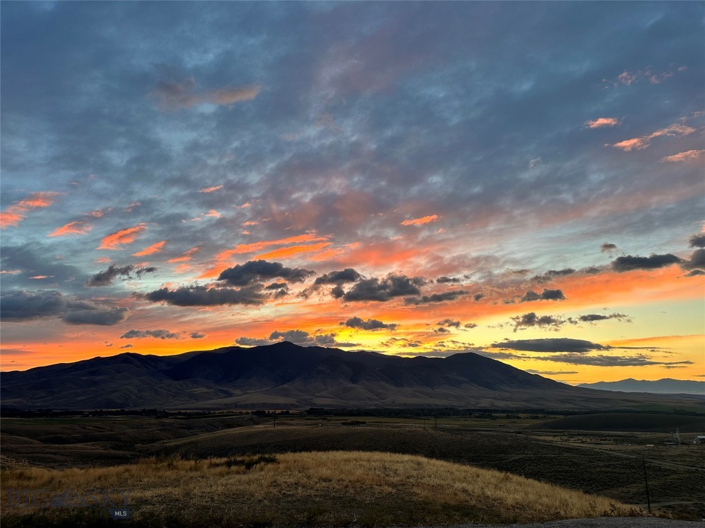2200 Sugarloaf Mountain Road