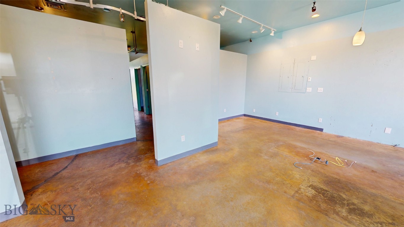 Stoneridge - Commercial Lease