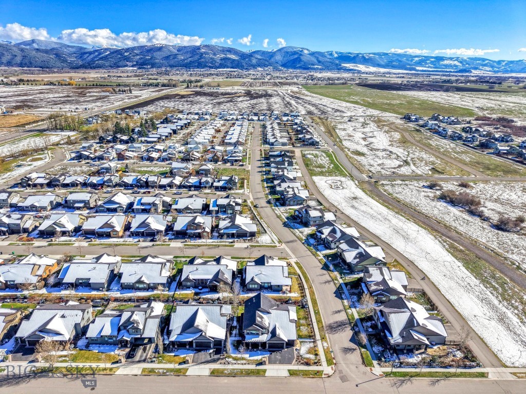 Bozeman, Montana 59718, United States, 3 Bedrooms Bedrooms, ,2 BathroomsBathrooms,Residential,Pending,113227