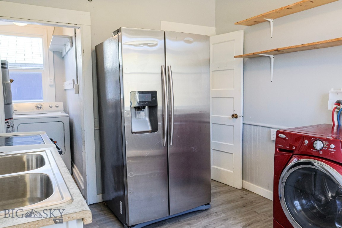 Anaconda, Montana 59711, United States, 2 Bedrooms Bedrooms, ,1 BathroomBathrooms,Residential,Pending,37616