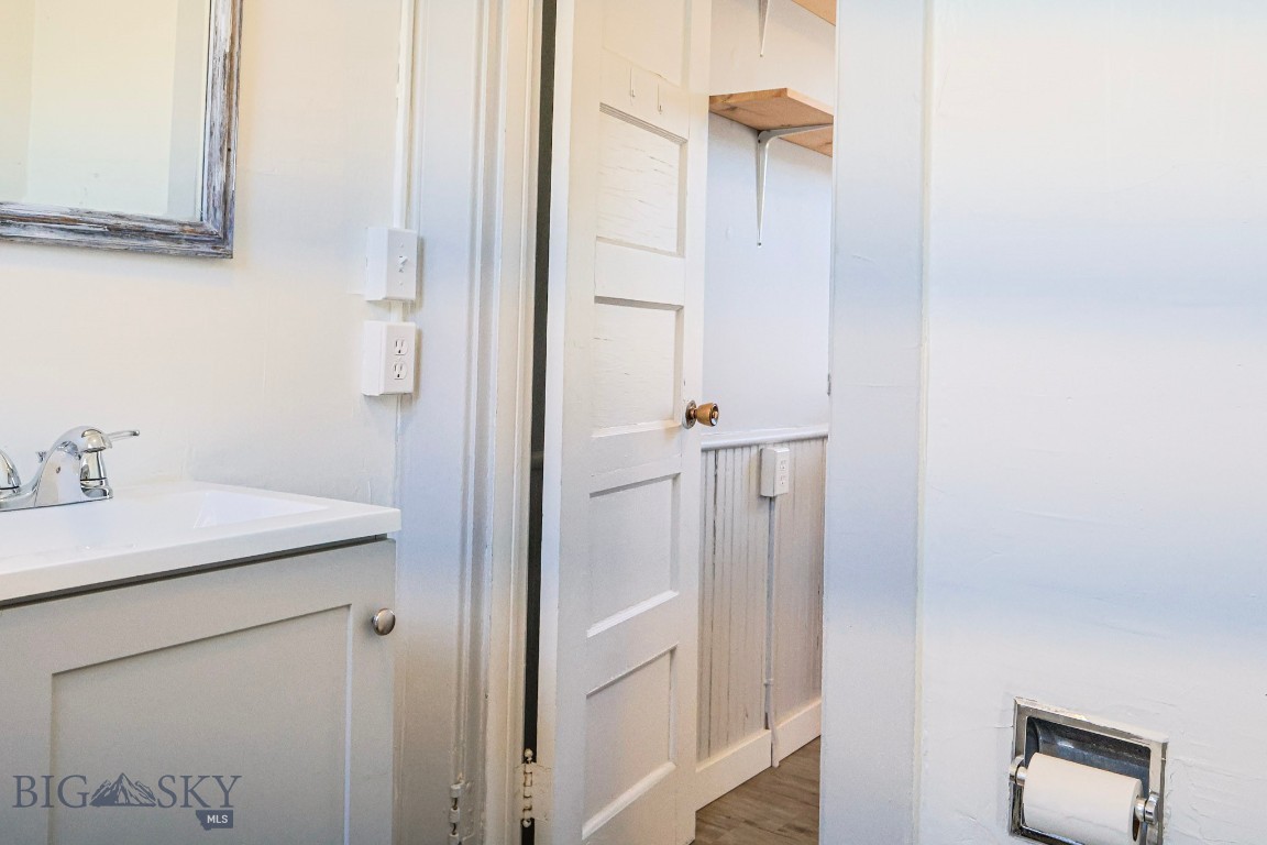 Anaconda, Montana 59711, United States, 2 Bedrooms Bedrooms, ,1 BathroomBathrooms,Residential,Pending,37616