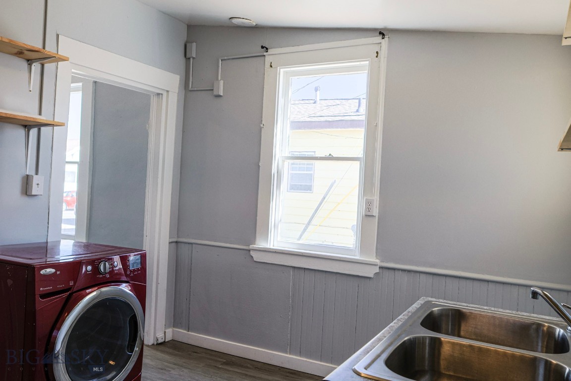 Anaconda, Montana 59711, United States, 2 Bedrooms Bedrooms, ,1 BathroomBathrooms,Residential,Pending,37616