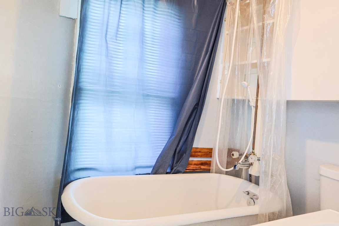 Anaconda, Montana 59711, United States, 2 Bedrooms Bedrooms, ,1 BathroomBathrooms,Residential,Pending,37616