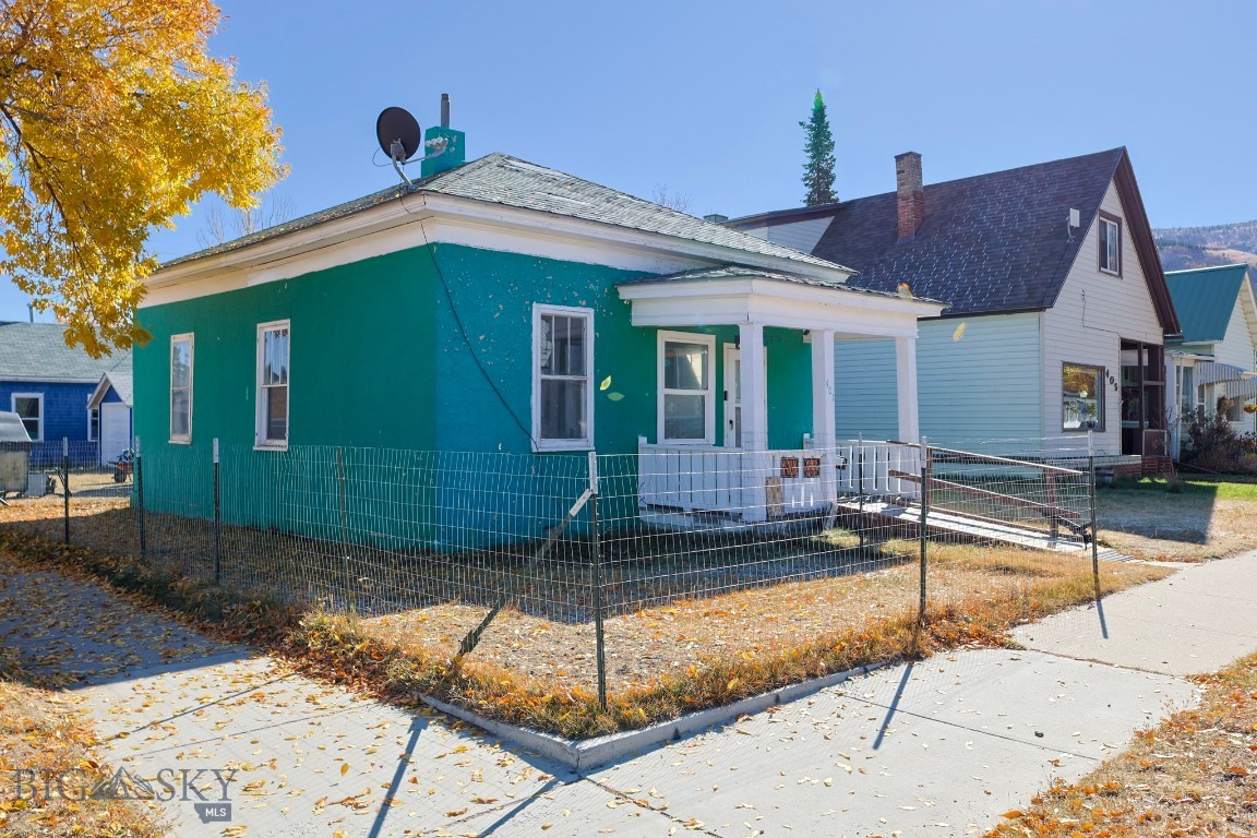 Anaconda, Montana 59711, United States, 2 Bedrooms Bedrooms, ,1 BathroomBathrooms,Residential,Pending,37616