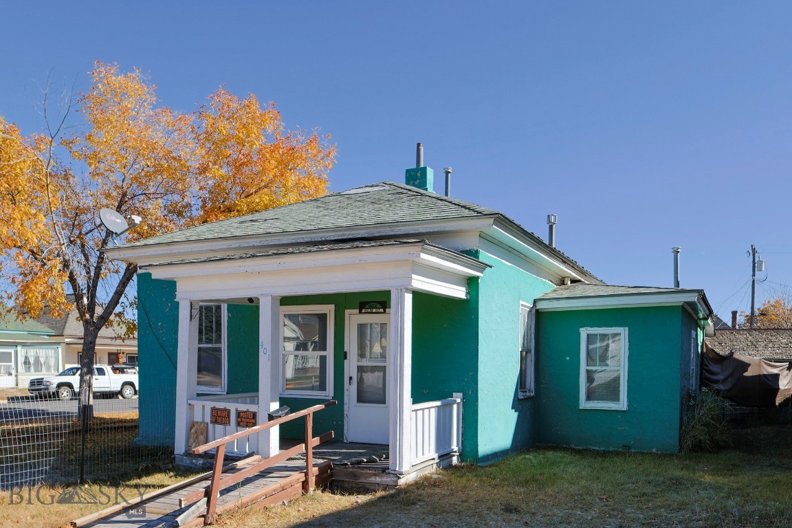 Anaconda, Montana 59711, United States, 2 Bedrooms Bedrooms, ,1 BathroomBathrooms,Residential,Pending,37616