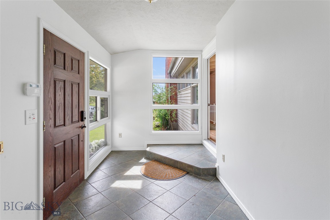 1416 W Gold Street